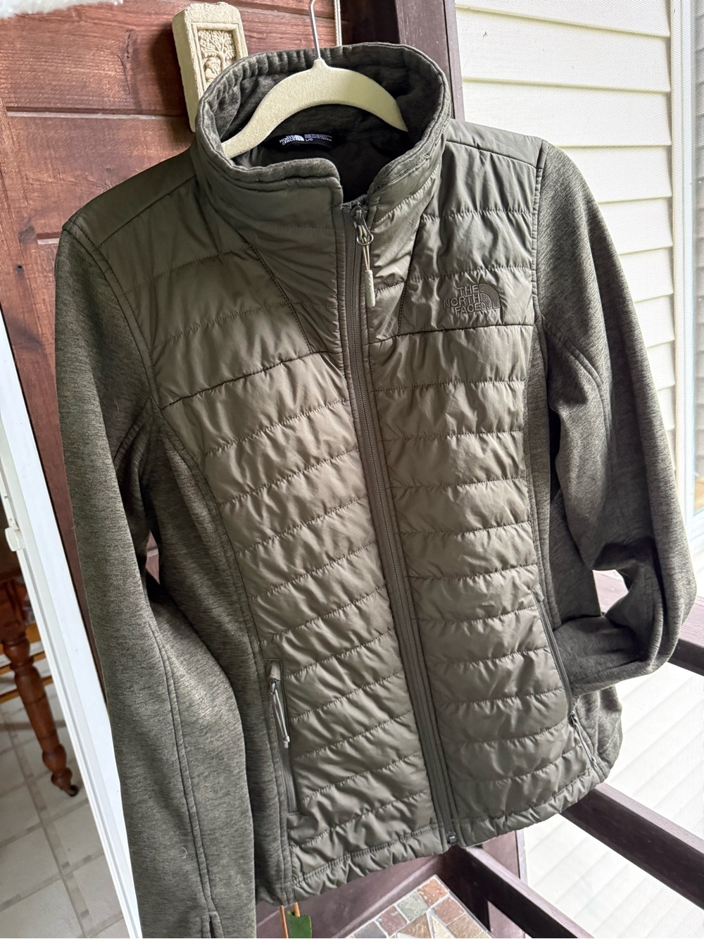 The North Face Women's Olive Quilted prima loft Hybrid Jacket, L